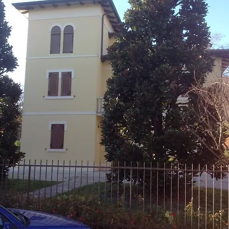 Le Rose Bed & Breakfast *